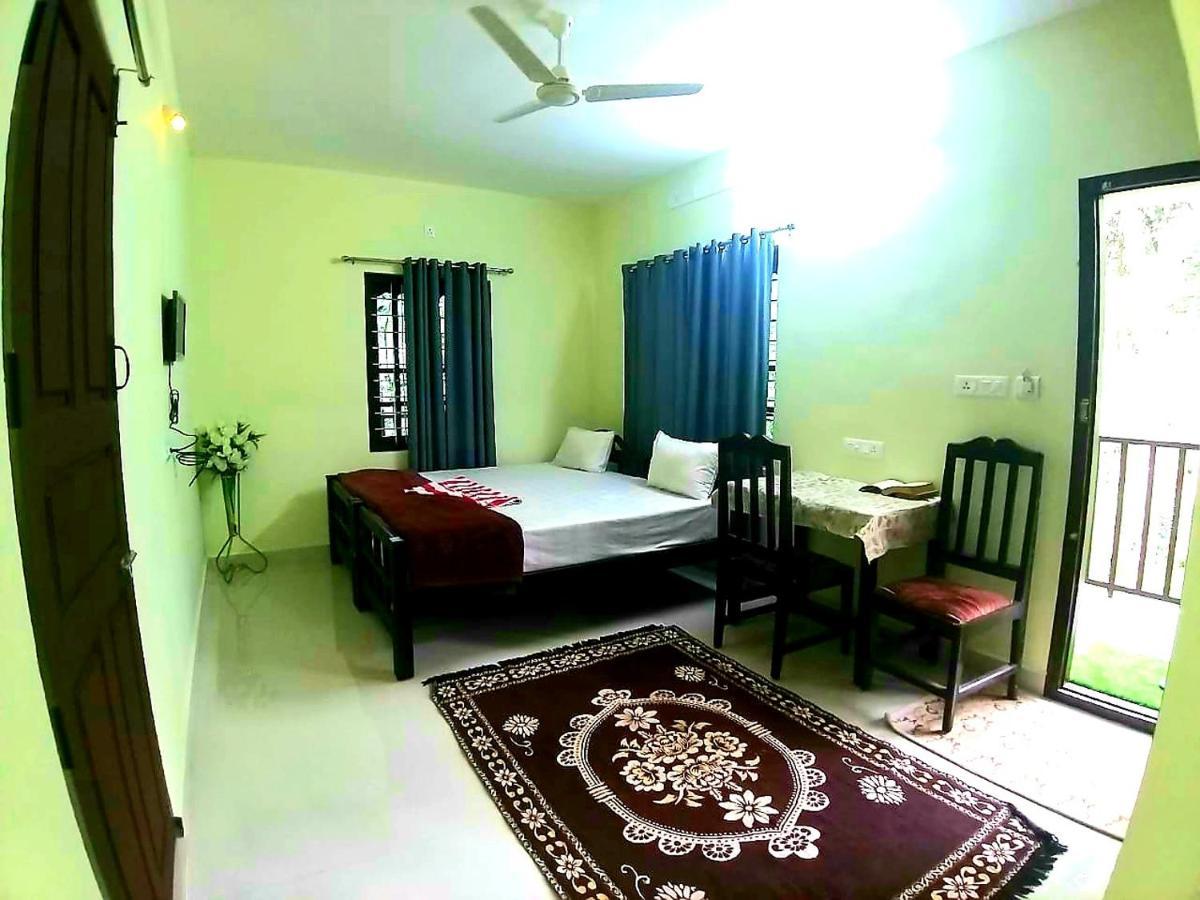 Dean Dale Cottages Теккади Номер фото